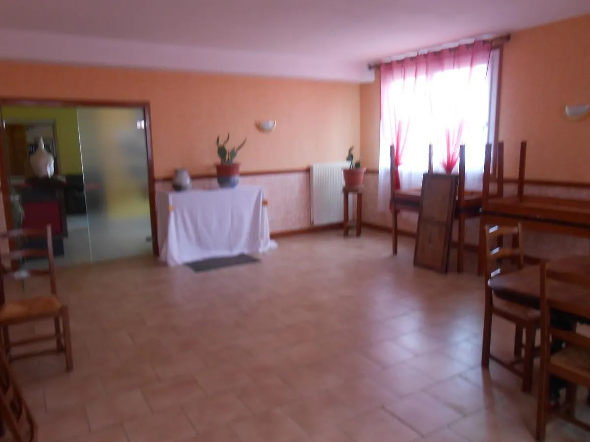 Est-Ouest Hotel Doyet France